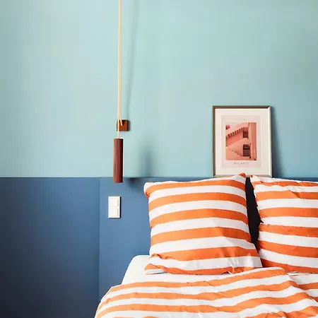 Poets Place Design Apartment In Kreuzberg - Space For 8 Persons